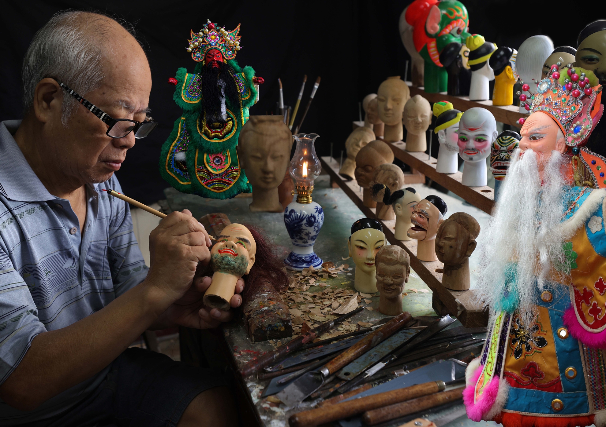 金牌 潘俊志  木偶雕刻3